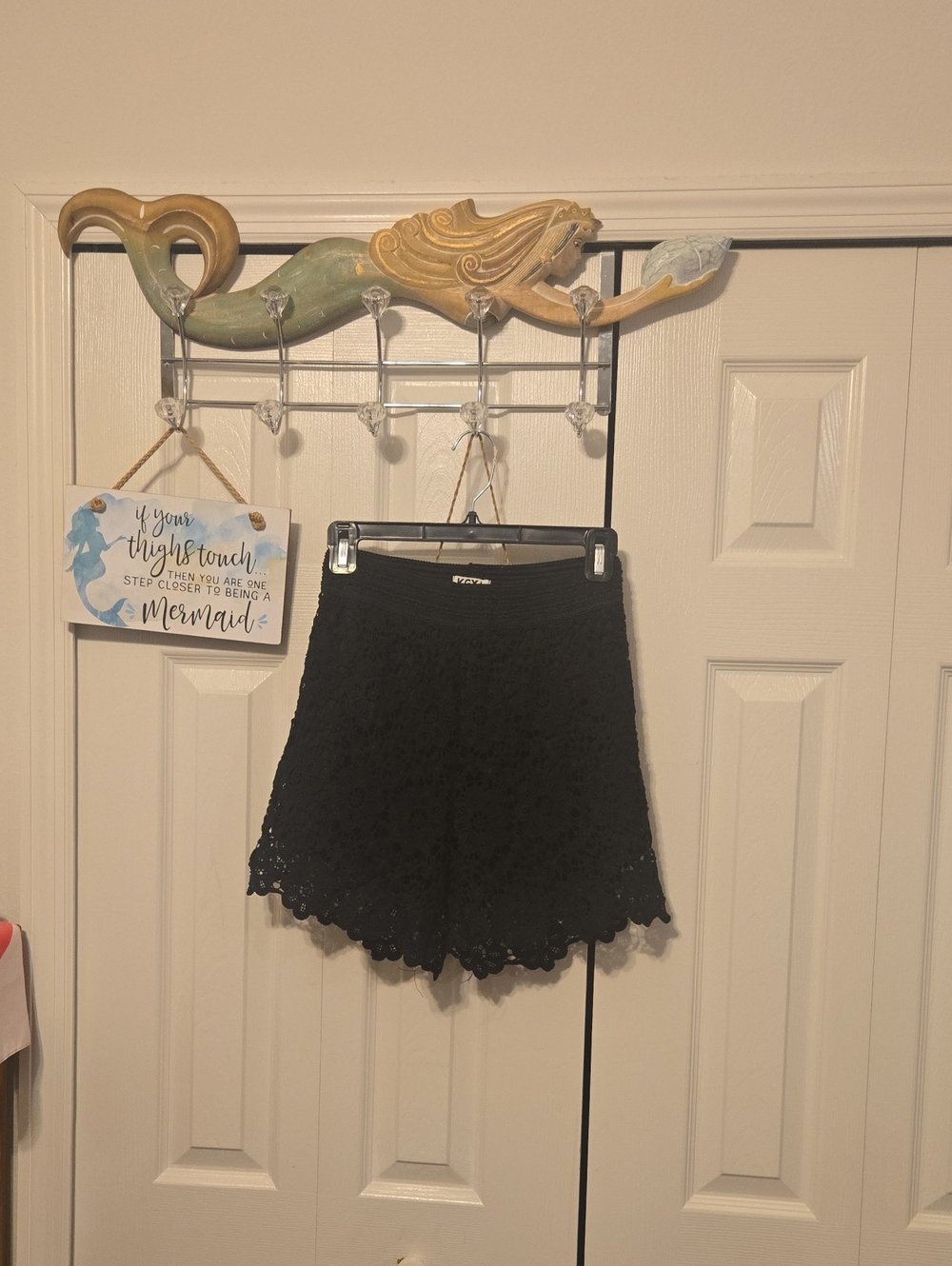 Lace Scallop Hem Black Women's Skort